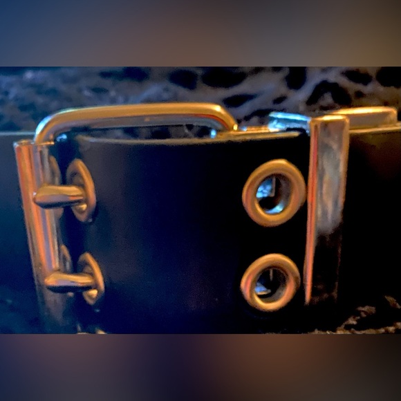 Reversible Black & Silver Leather Belt, with Turning Buckle 🩶🖤 - Picture 6 of 15